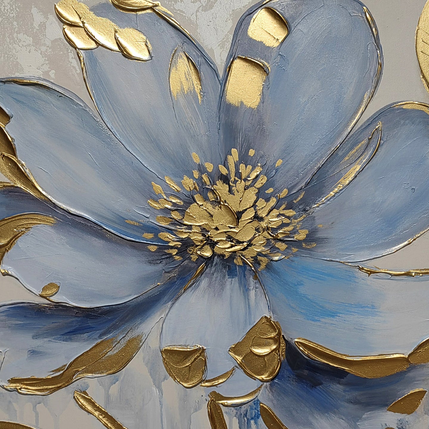 Close view of Gilded Azure blue petals and gold-toned flower center