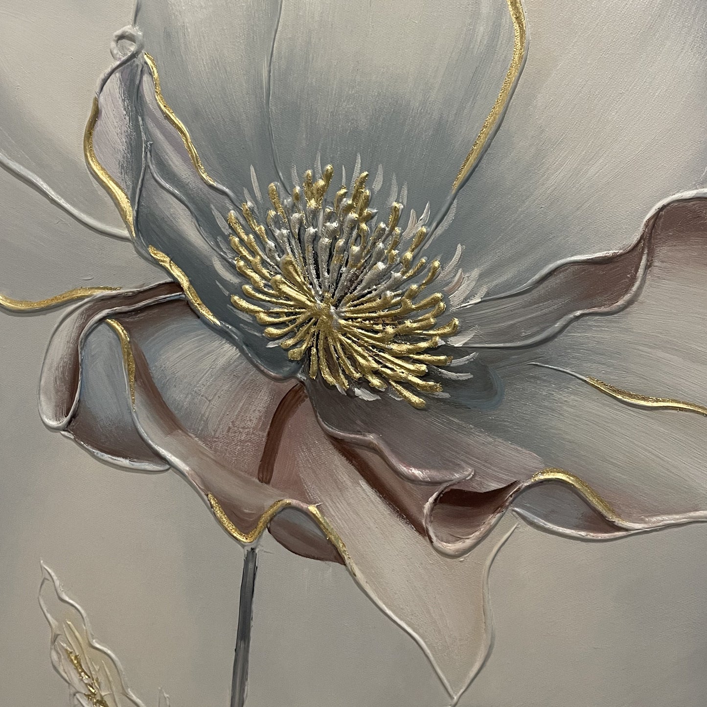 Close view of Aurelian Silence raised flower center and petal edges