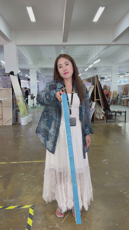 Workshop video showing Blue Window in Bloom turning from its side profile to a complete frontal view