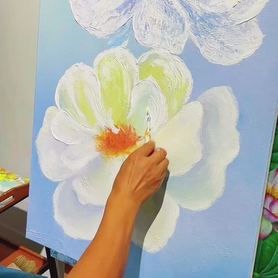 Palette-knife painting of white petals and warm flower centres, followed by texture close-ups and the finished floral artwork.